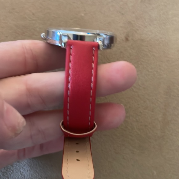 Brand new red Minnie Mouse Disney watch never worn or used - Picture 4 of 5